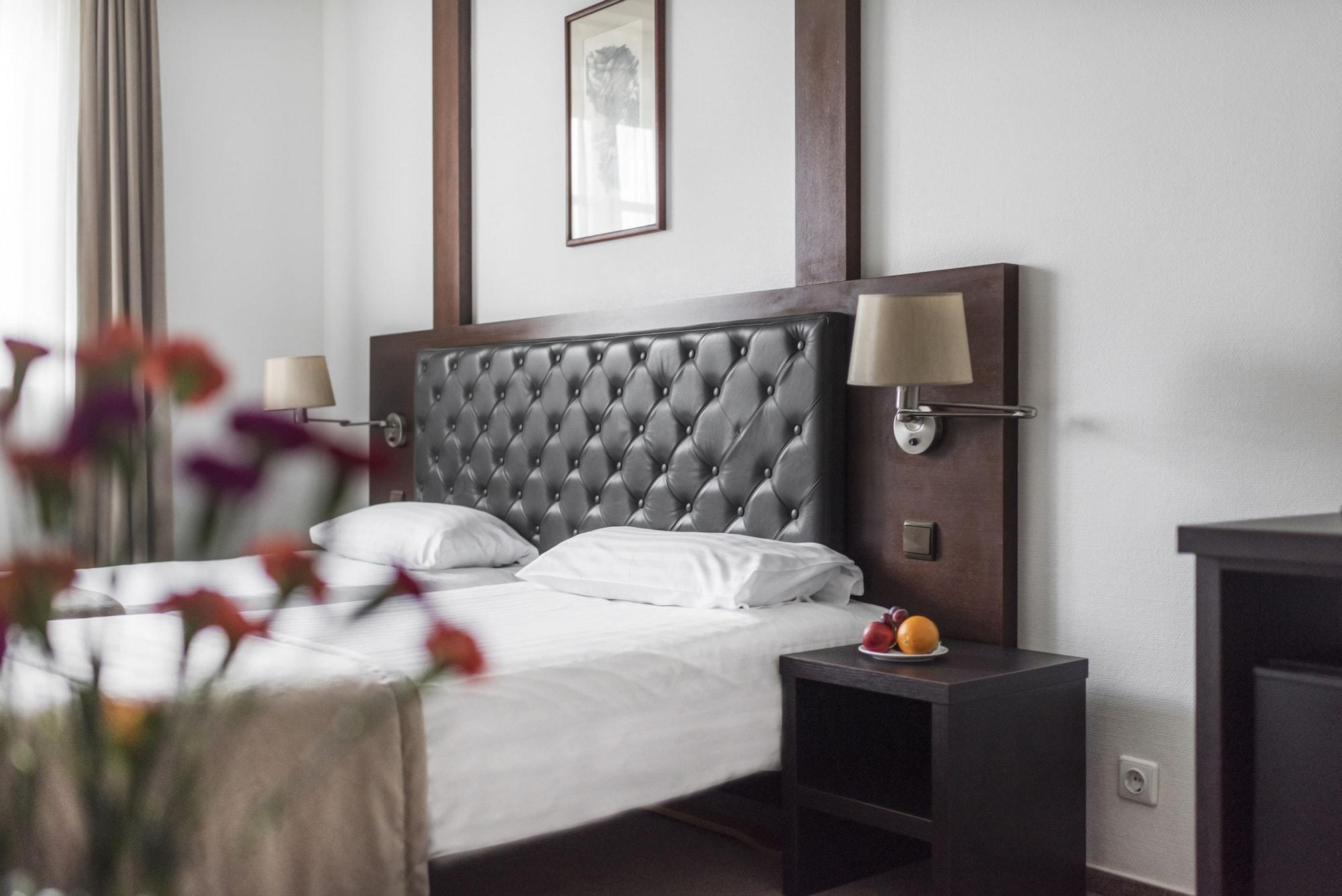 Amberton Cozy Hotel Kaunas Extérieur photo