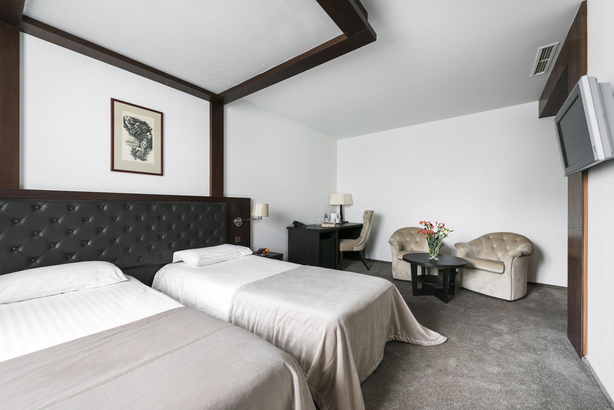 Amberton Cozy Hotel Kaunas Extérieur photo