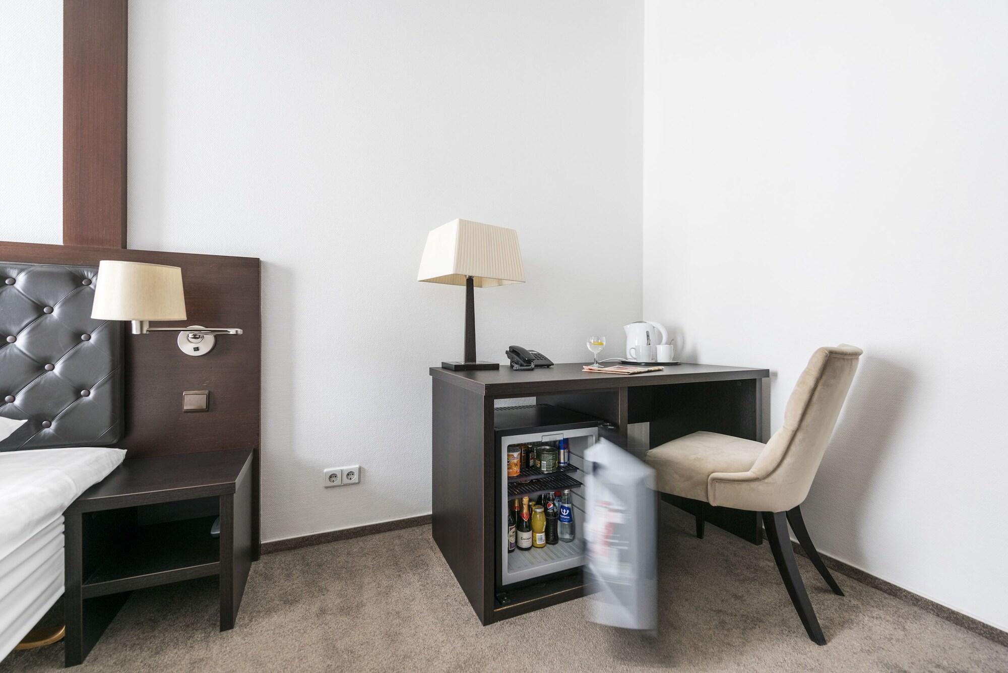 Amberton Cozy Hotel Kaunas Extérieur photo