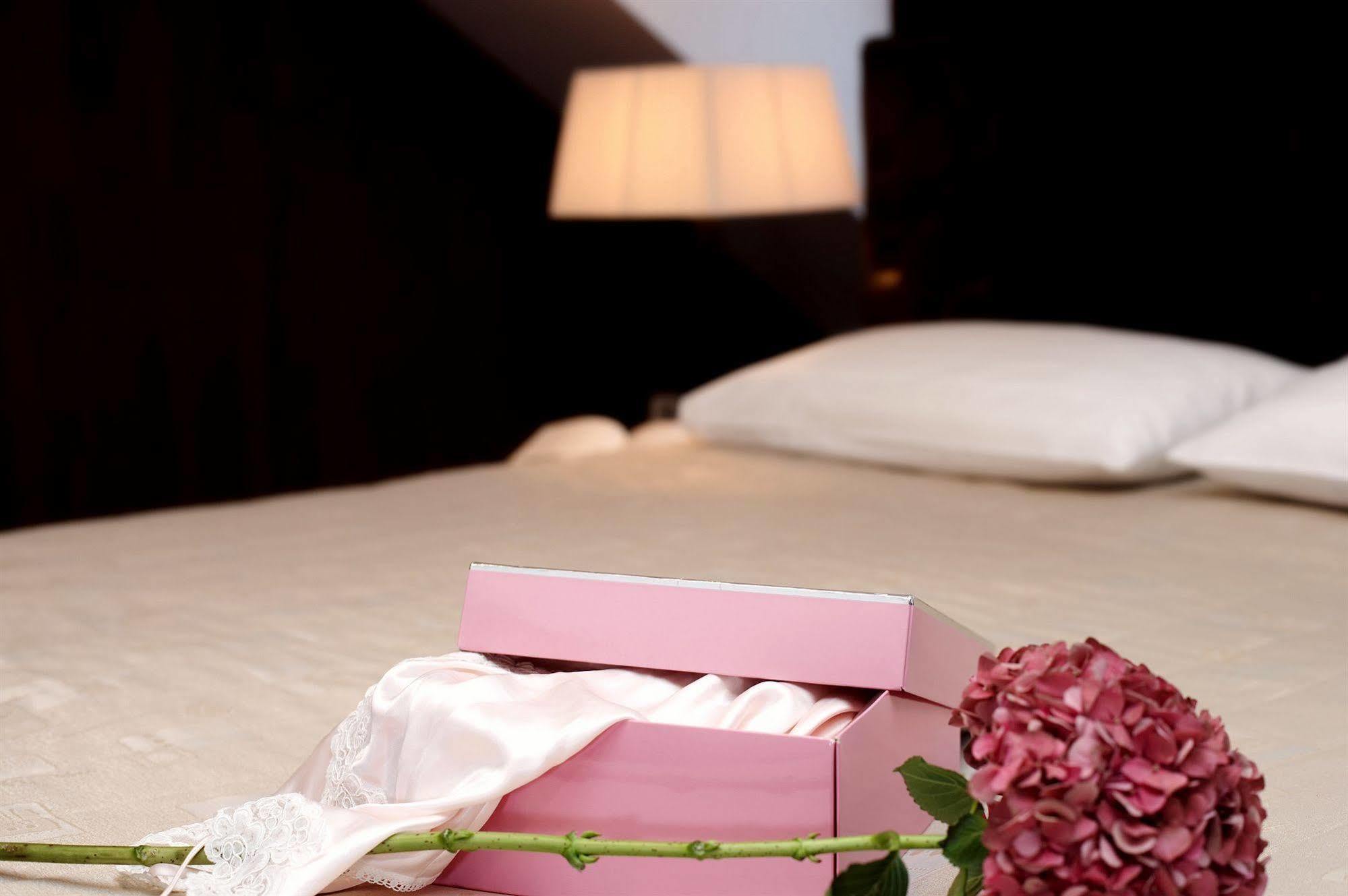 Amberton Cozy Hotel Kaunas Extérieur photo