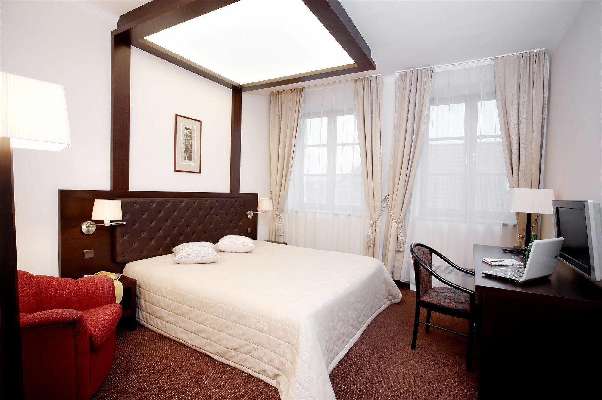 Amberton Cozy Hotel Kaunas Extérieur photo