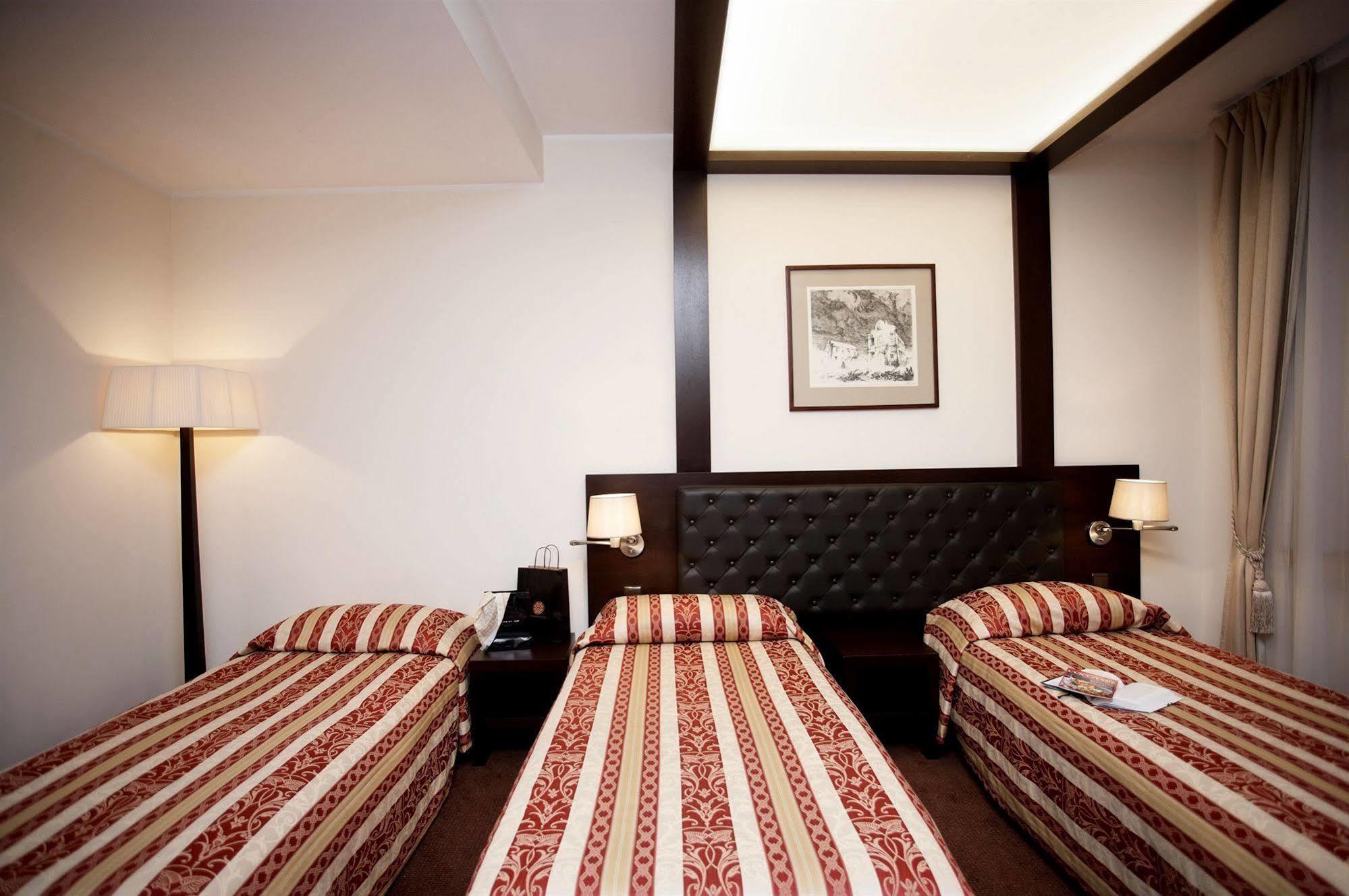 Amberton Cozy Hotel Kaunas Extérieur photo